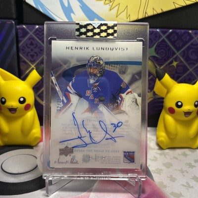2023-24 Upper Deck Clear Cut Sweet Shot Blue Auto Henrik Lundqvist 22/25 Rangers